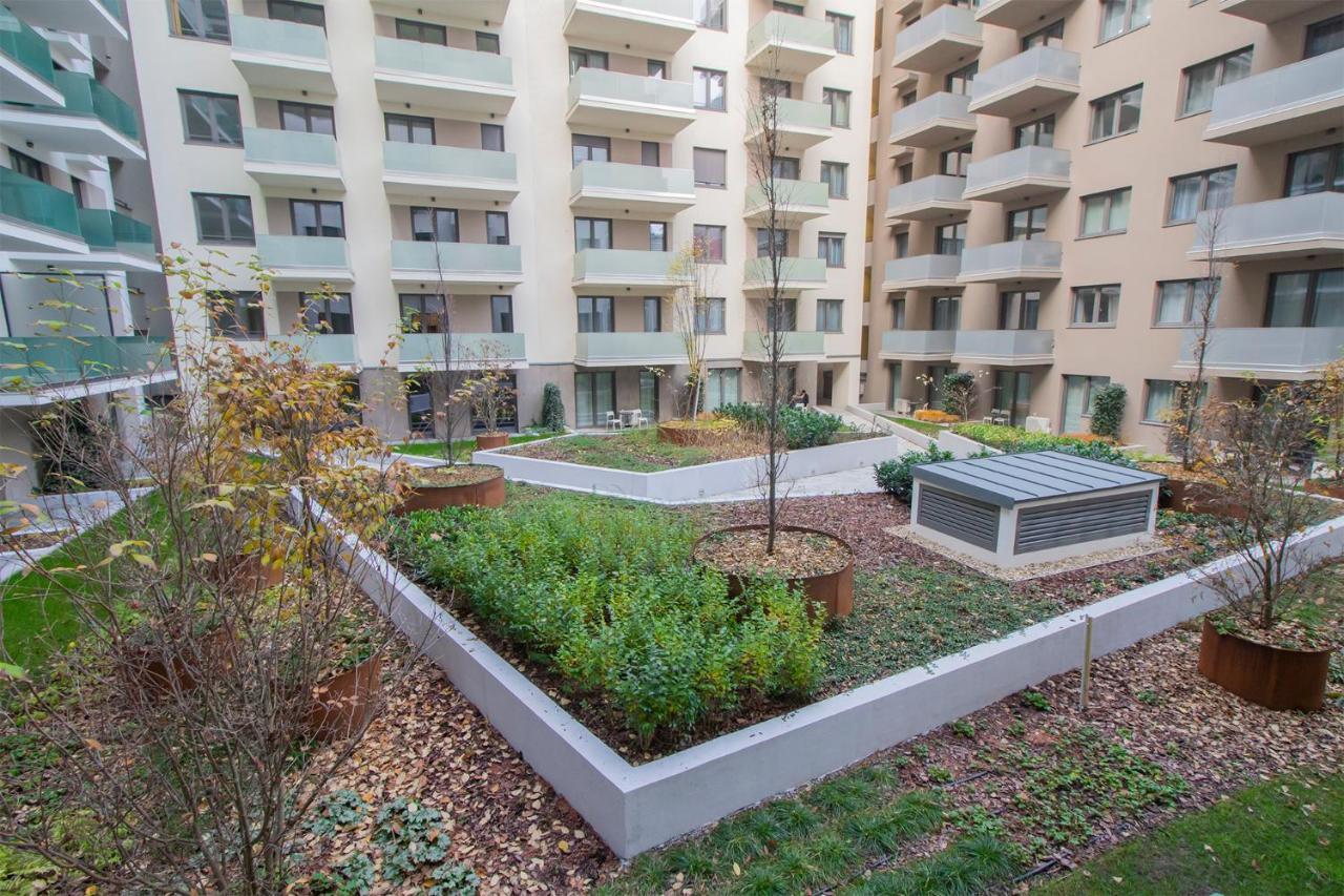 Corvin Modern Suite Budapest Bagian luar foto